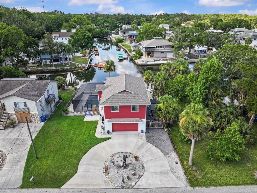 Image 8 of property listing at 6241 COLONY CIRCLE, Weeki Wachee, FL 34607