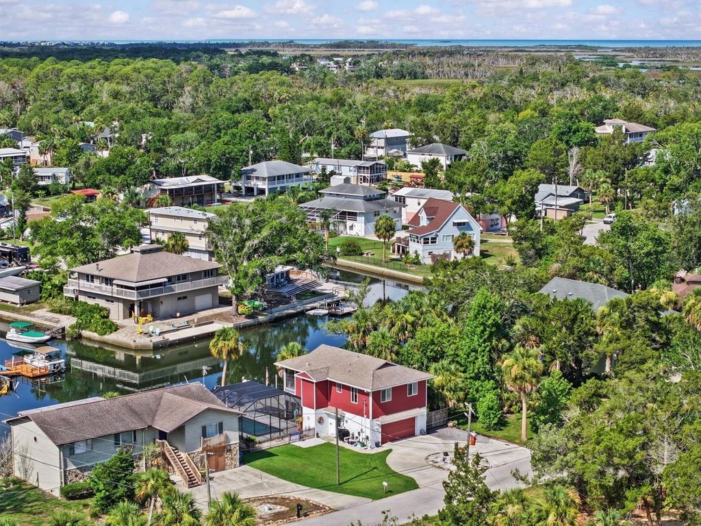 Image 10 of property listing at 6241 COLONY CIRCLE, Weeki Wachee, FL 34607