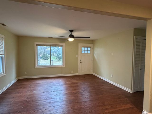 1009 N Lemen Street, Fenton, MI 48430