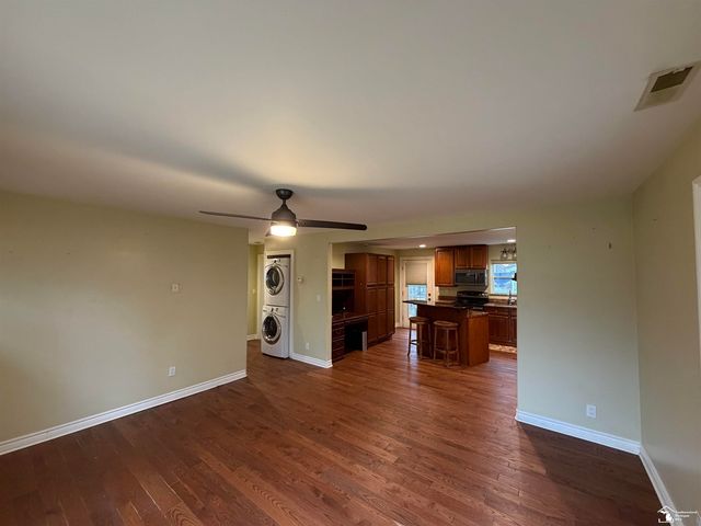 1009 N Lemen Street, Fenton, MI 48430