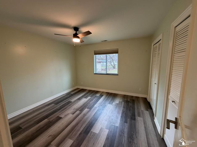 1009 N Lemen Street, Fenton, MI 48430