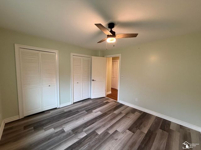 1009 N Lemen Street, Fenton, MI 48430