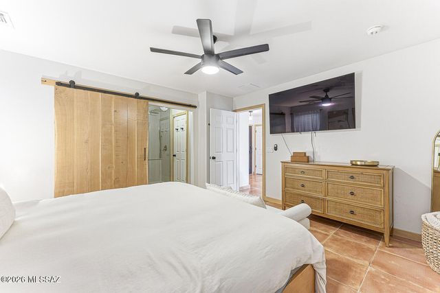 669 W Cholla Crest Drive, Green Valley, AZ 85614