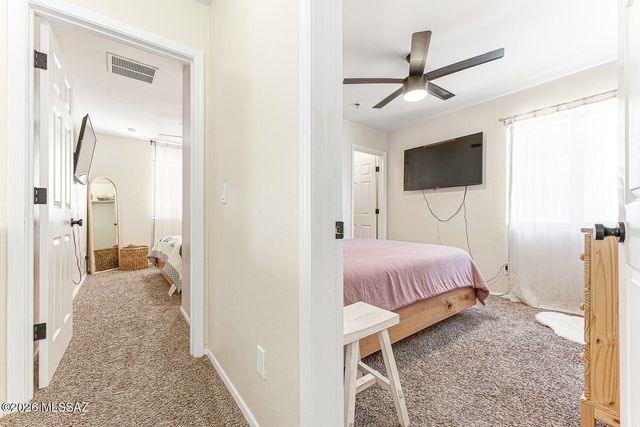 669 W Cholla Crest Drive, Green Valley, AZ 85614