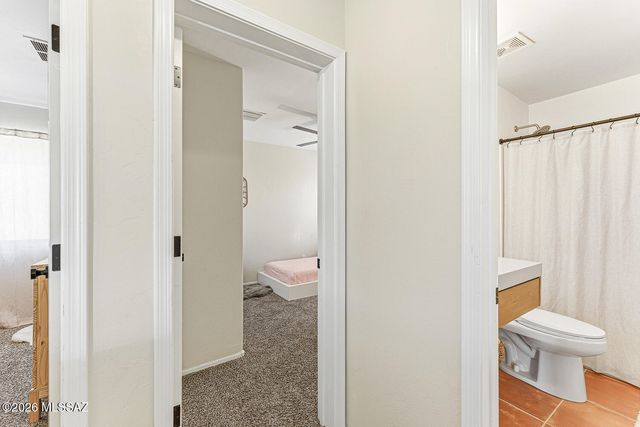 669 W Cholla Crest Drive, Green Valley, AZ 85614