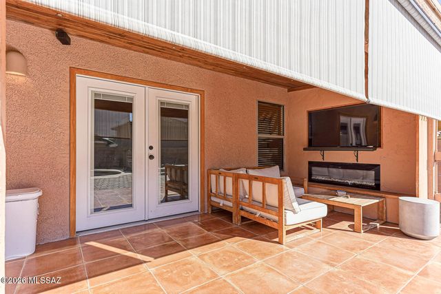 669 W Cholla Crest Drive, Green Valley, AZ 85614