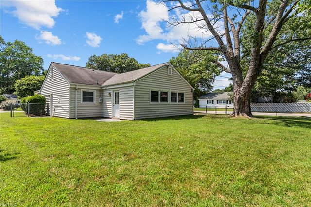 618 Essex PARK, Hampton, VA 23669