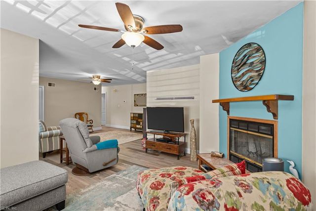 618 Essex PARK, Hampton, VA 23669