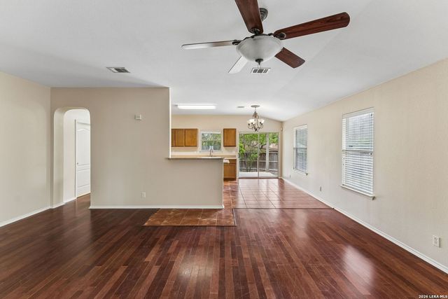 9302 Bartlett Fls, San Antonio, TX 78250