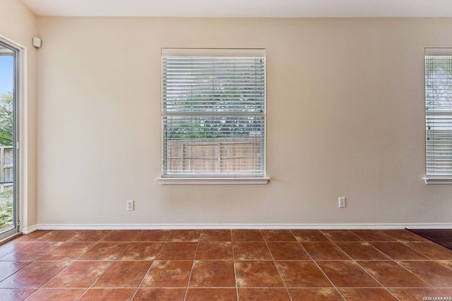 9302 Bartlett Fls, San Antonio, TX 78250