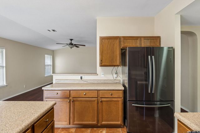 9302 Bartlett Fls, San Antonio, TX 78250