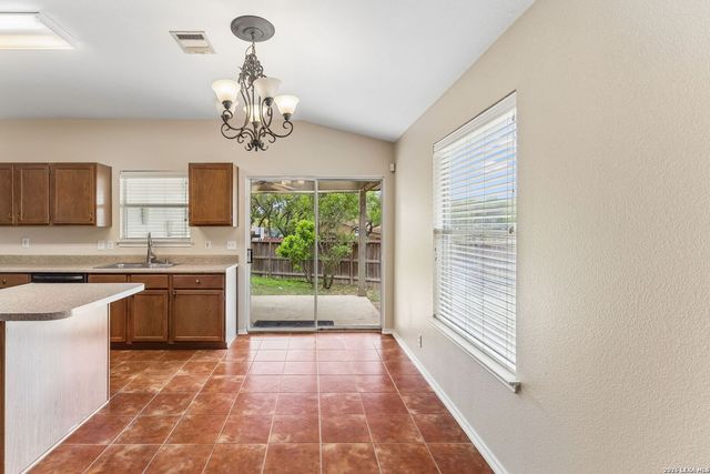 9302 Bartlett Fls, San Antonio, TX 78250