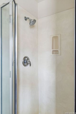 9302 Bartlett Fls, San Antonio, TX 78250