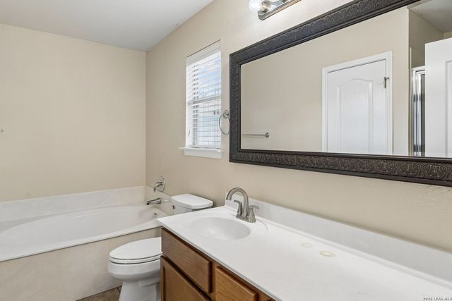 9302 Bartlett Fls, San Antonio, TX 78250