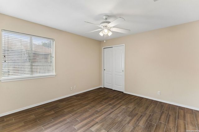 9302 Bartlett Fls, San Antonio, TX 78250