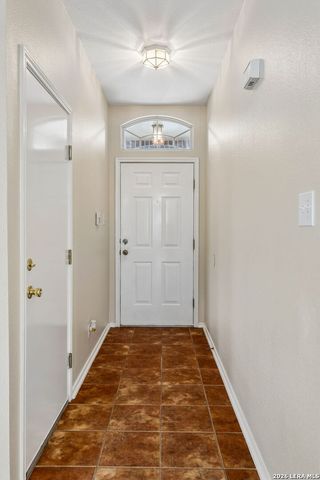 9302 Bartlett Fls, San Antonio, TX 78250