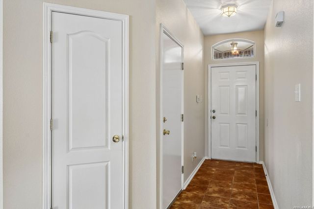 9302 Bartlett Fls, San Antonio, TX 78250