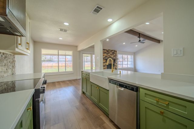 415 Dow Ross Boulevard, Duncanville, TX 75116