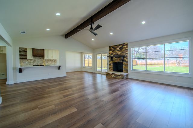 415 Dow Ross Boulevard, Duncanville, TX 75116