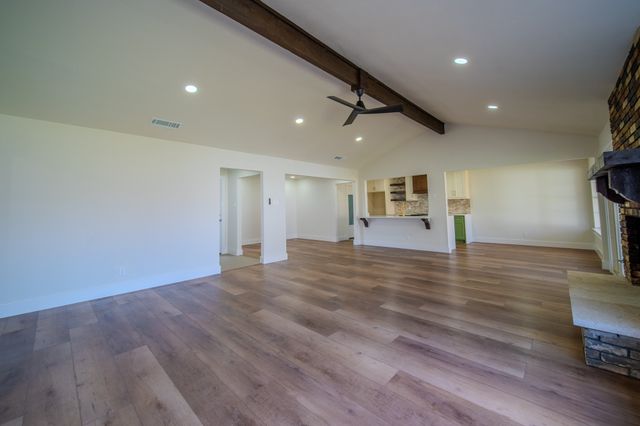 415 Dow Ross Boulevard, Duncanville, TX 75116