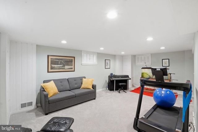 9601 BRUCE DR, Silver Spring, MD 20901