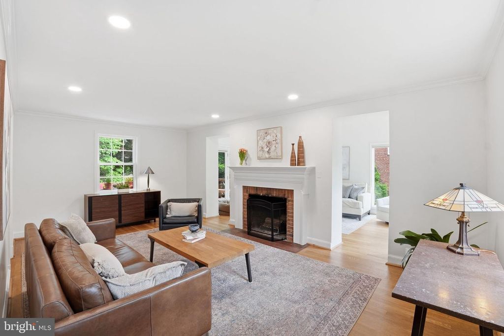 Image 2 of property listing at 9601 BRUCE DR, Silver Spring, MD 20901