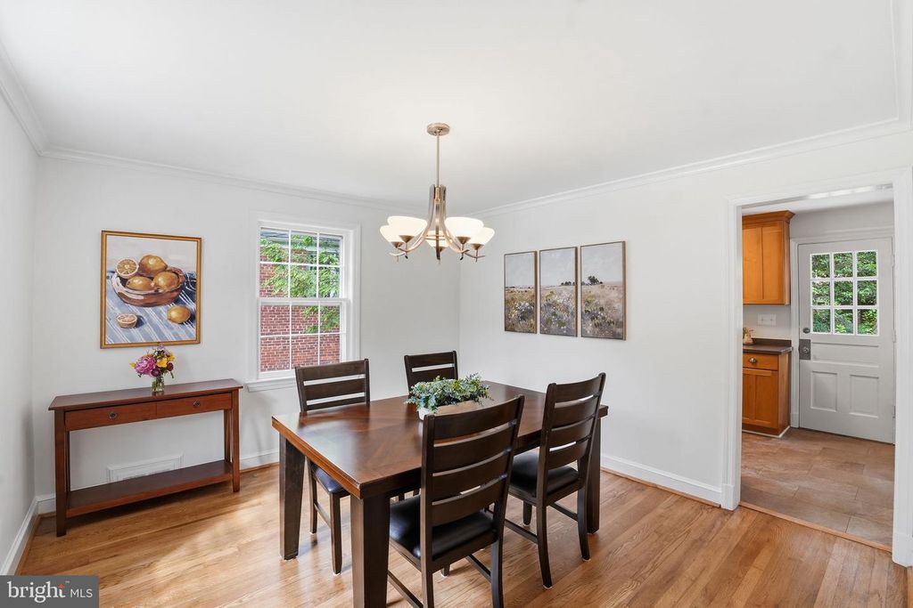 Image 10 of property listing at 9601 BRUCE DR, Silver Spring, MD 20901
