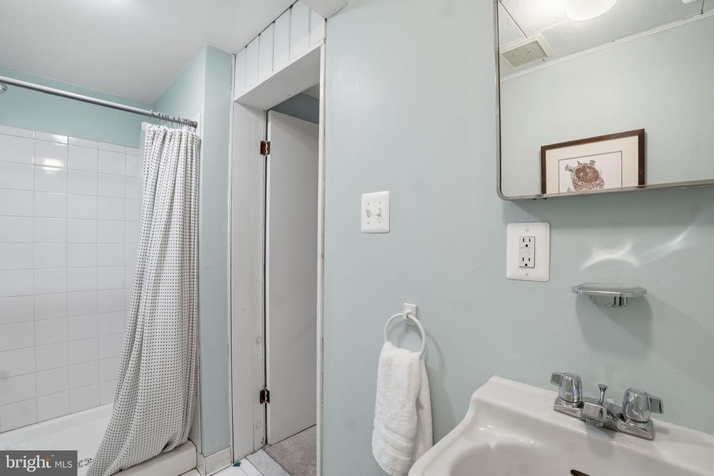 Image 27 of property listing at 9601 BRUCE DR, Silver Spring, MD 20901