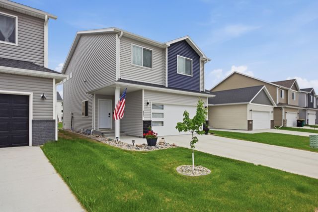 6031 8th Street W, West Fargo, ND 58078