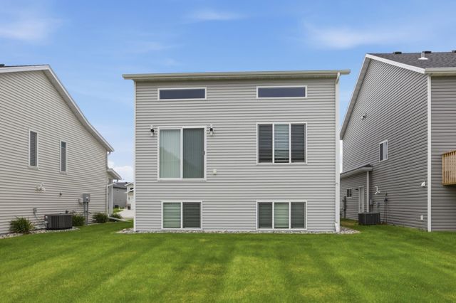 6031 8th Street W, West Fargo, ND 58078