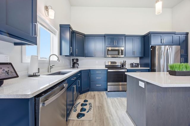 6031 8th Street W, West Fargo, ND 58078