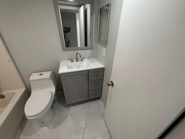 21913 Lake Forest Circle 201, Boca Raton, FL 33433