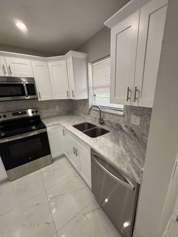 21913 Lake Forest Circle 201, Boca Raton, FL 33433