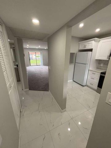 21913 Lake Forest Circle 201, Boca Raton, FL 33433