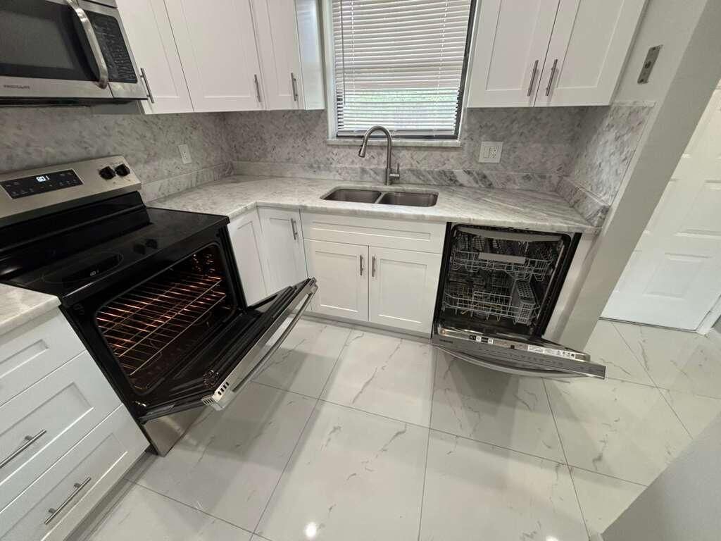 21913 Lake Forest Circle 201, Boca Raton, FL 33433