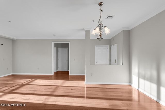 325 Regency Place, Woodbridge, NJ 07095