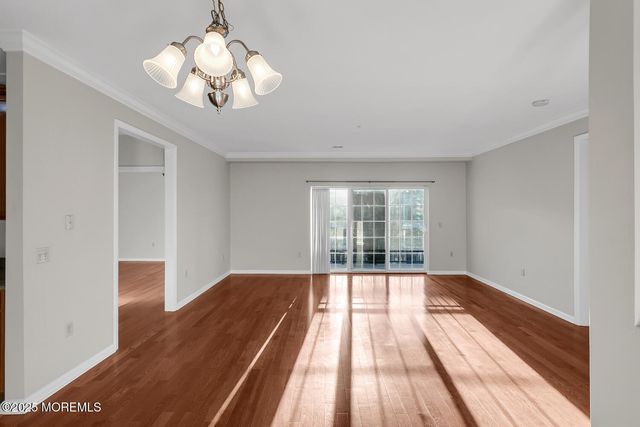 325 Regency Place, Woodbridge, NJ 07095