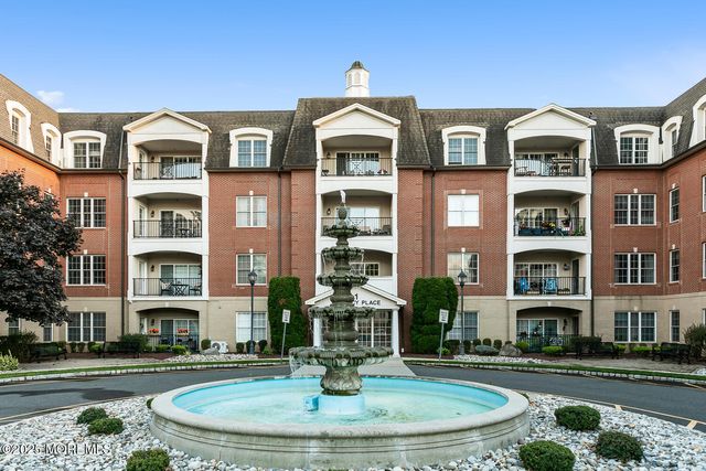 325 Regency Place, Woodbridge, NJ 07095