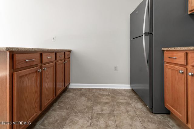 325 Regency Place, Woodbridge, NJ 07095