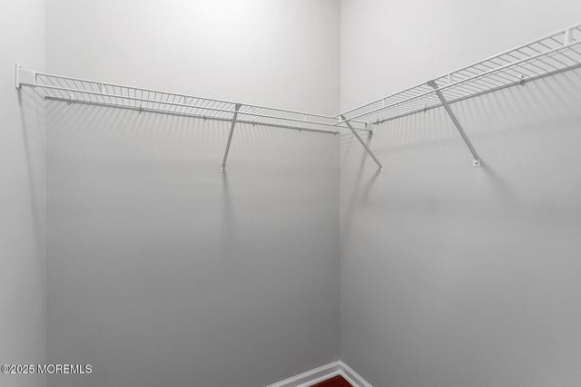 325 Regency Place, Woodbridge, NJ 07095