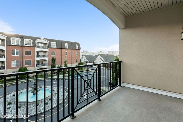 325 Regency Place, Woodbridge, NJ 07095