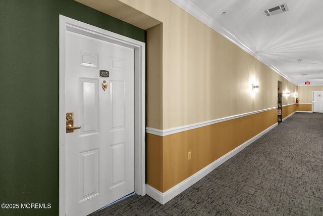 325 Regency Place, Woodbridge, NJ 07095