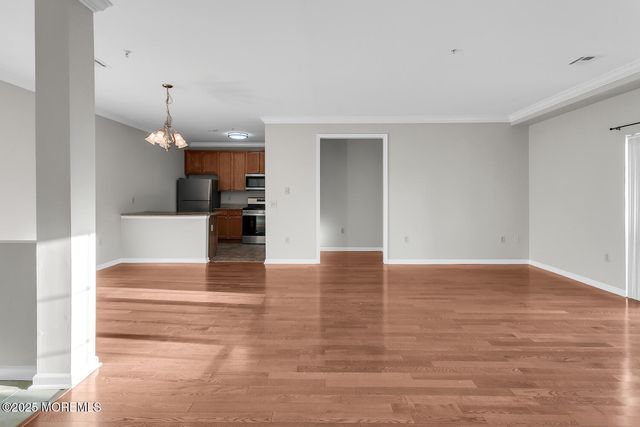 325 Regency Place, Woodbridge, NJ 07095