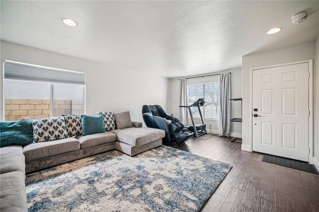 45614 Barham, Lancaster, CA 93534