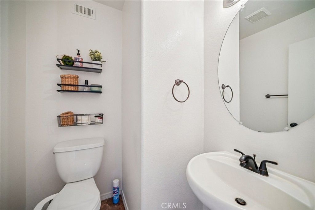 Image 11 of property listing at 45614 Barham, Lancaster, CA 93534