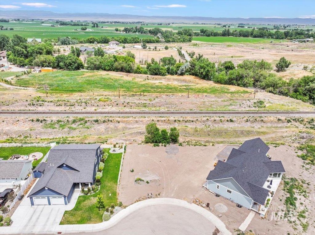 946 Liberty Street, Gooding, ID 83330 photo 1