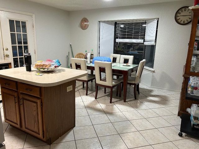 823 Blue Oak Drive, Lewisville, TX 75067
