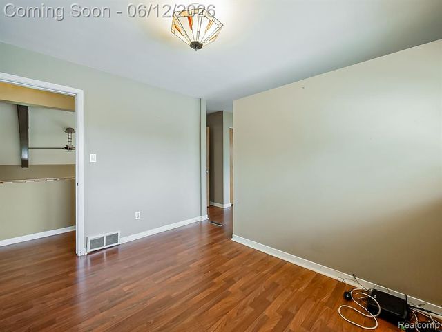 29835 Hillbrook Street, Livonia, MI 48152