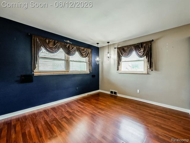 29835 Hillbrook Street, Livonia, MI 48152