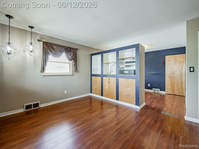 29835 Hillbrook Street, Livonia, MI 48152